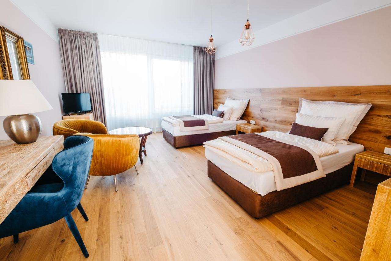 Boutique Hotel Corso Řevnice エクステリア 写真