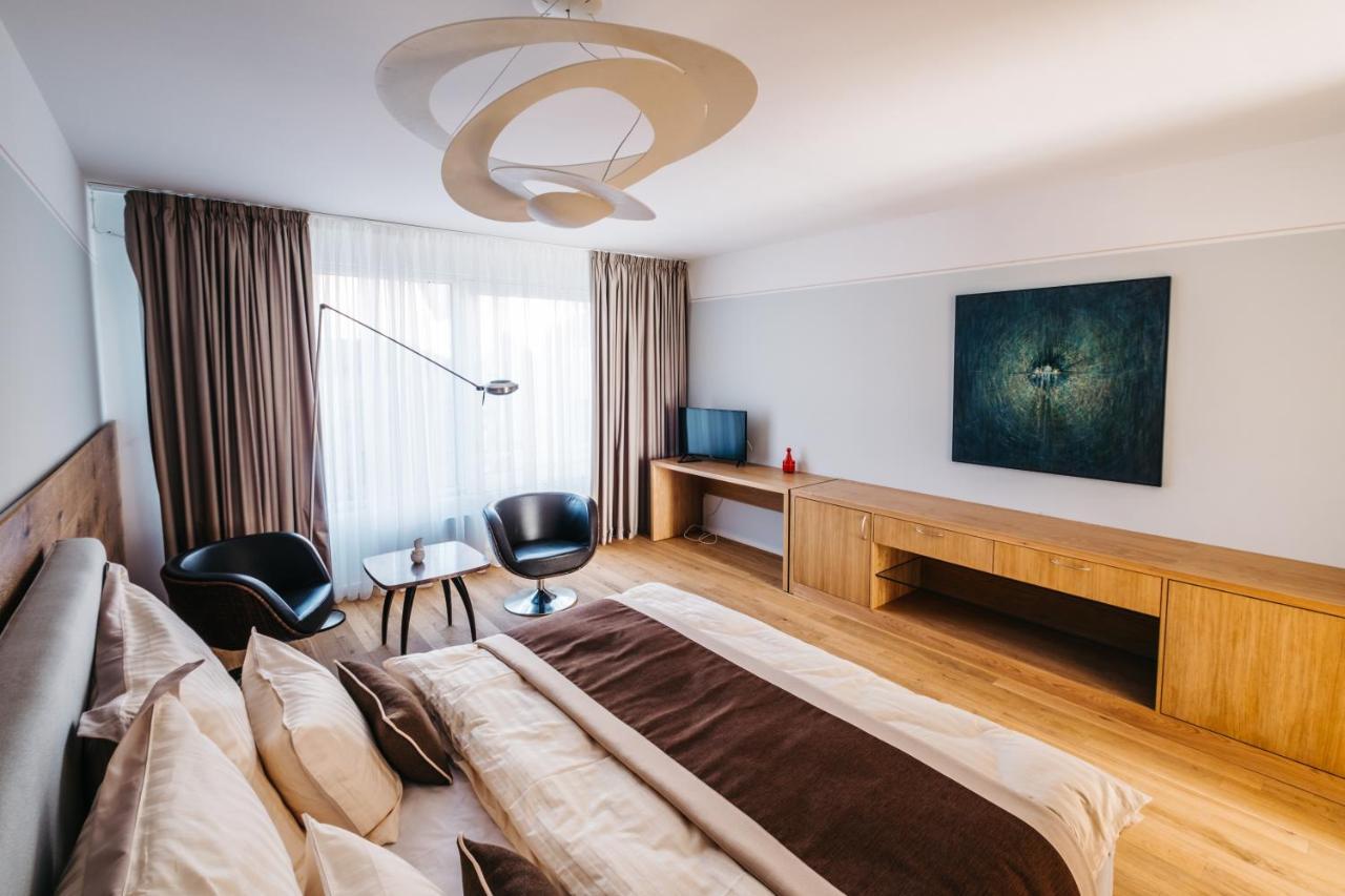 Boutique Hotel Corso Řevnice エクステリア 写真