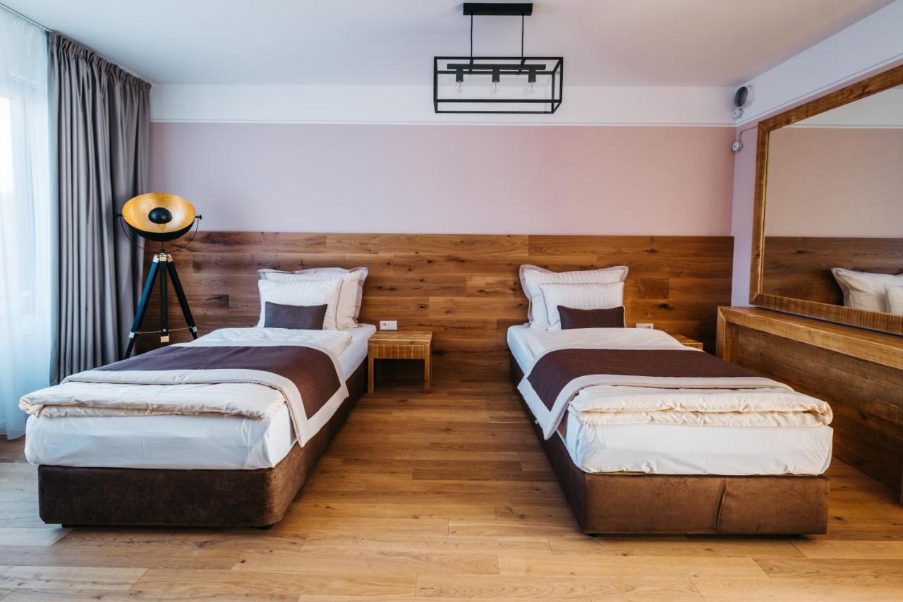 Boutique Hotel Corso Řevnice エクステリア 写真