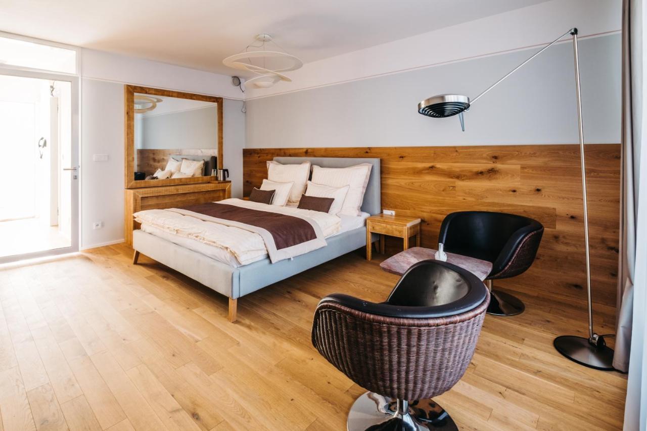 Boutique Hotel Corso Řevnice エクステリア 写真